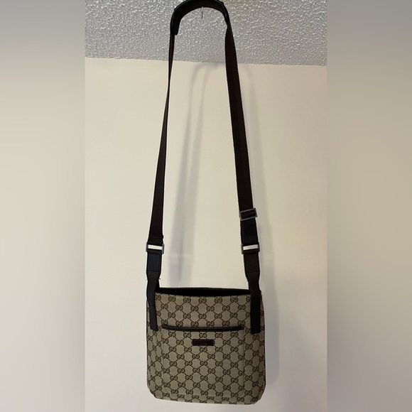 GUCCI GG Canvas Crossbody - Picture 2 of 13